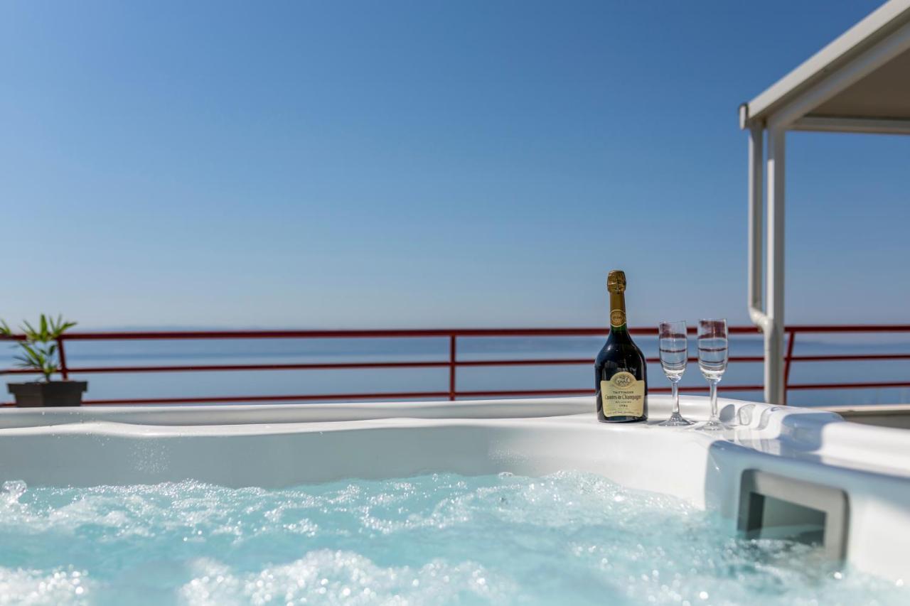 Ferienwohnung Seaside Penthouse With Hot Tub Sky Living Split Exterior foto