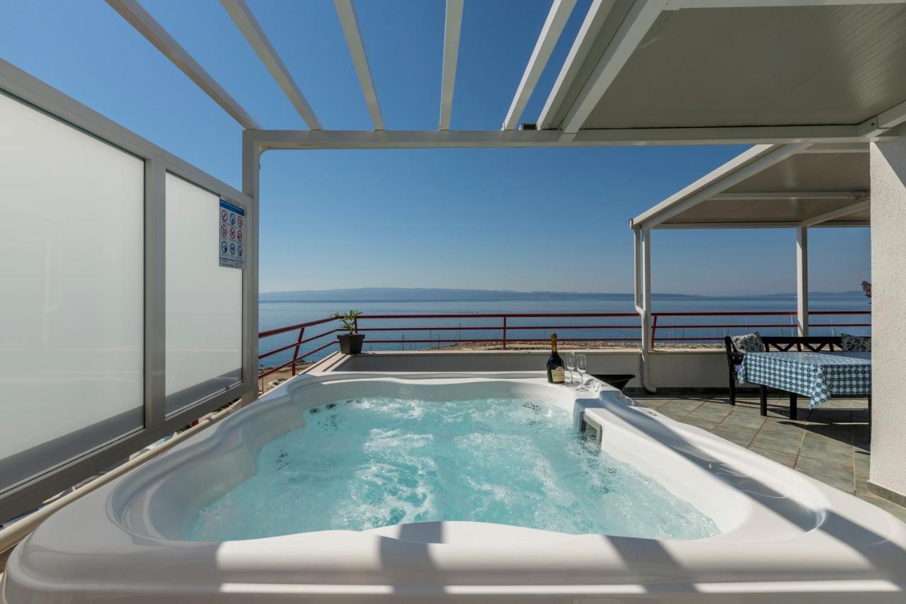 Ferienwohnung Seaside Penthouse With Hot Tub Sky Living Split Exterior foto