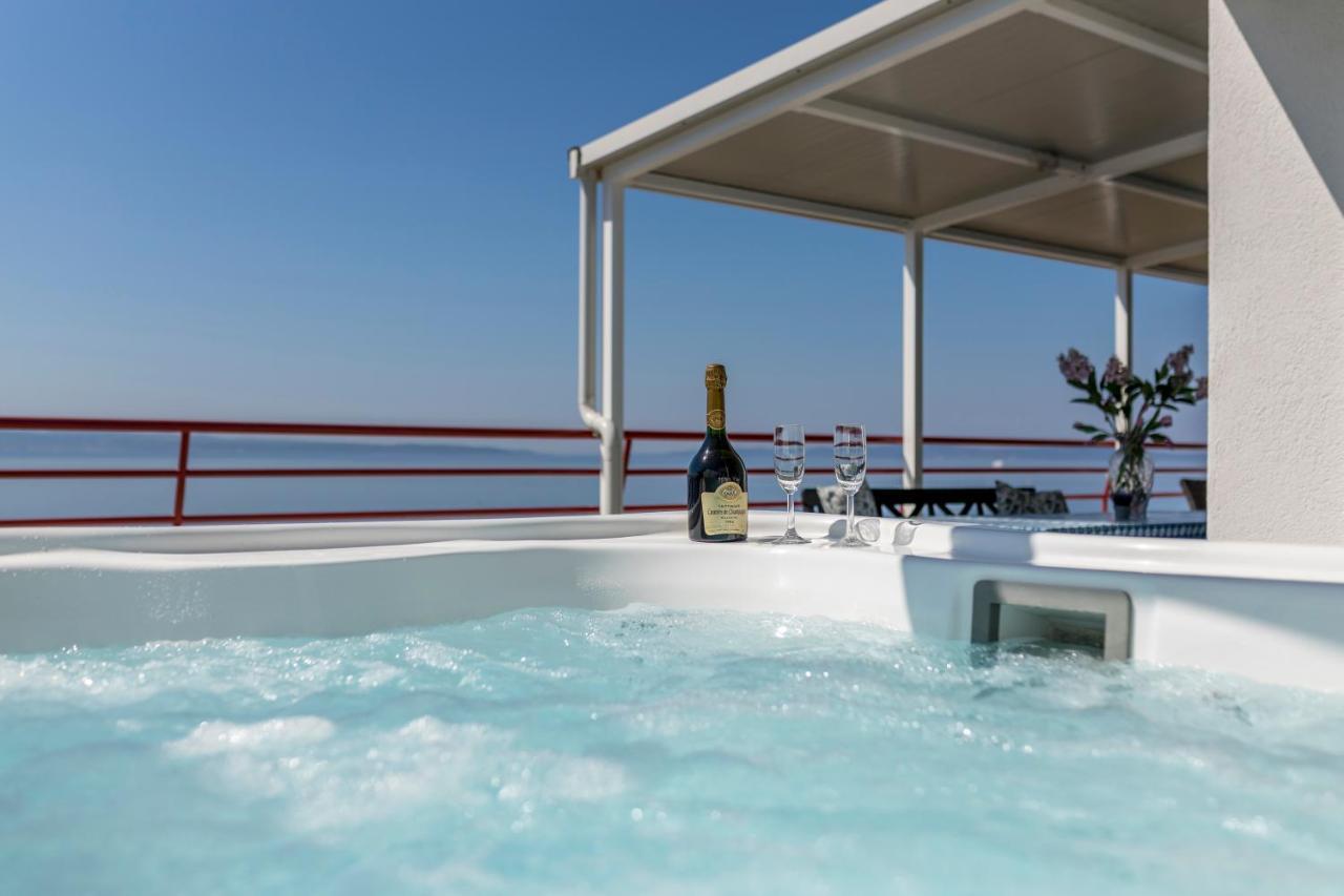 Ferienwohnung Seaside Penthouse With Hot Tub Sky Living Split Exterior foto
