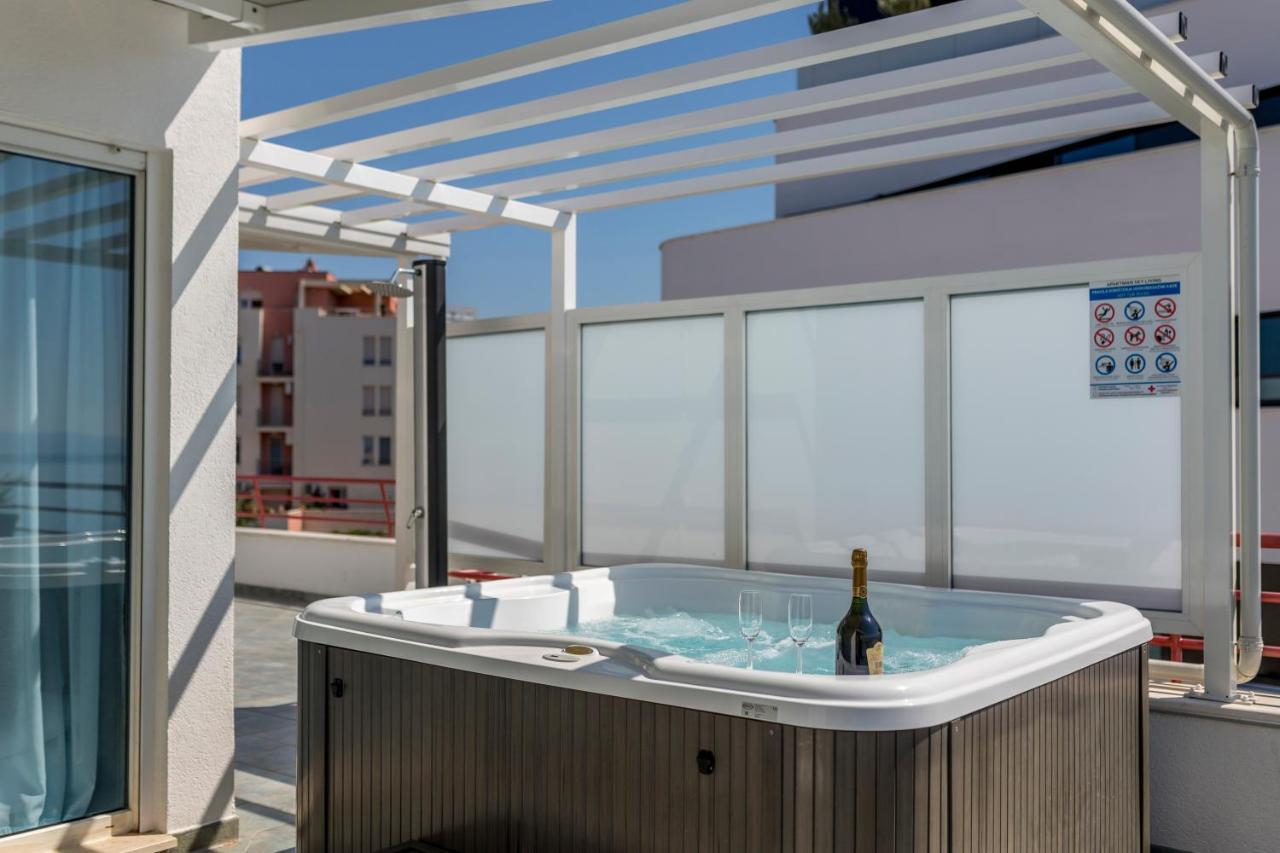 Ferienwohnung Seaside Penthouse With Hot Tub Sky Living Split Exterior foto