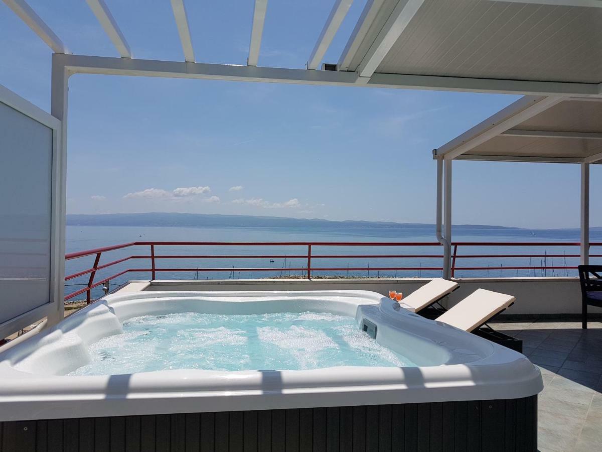 Ferienwohnung Seaside Penthouse With Hot Tub Sky Living Split Exterior foto