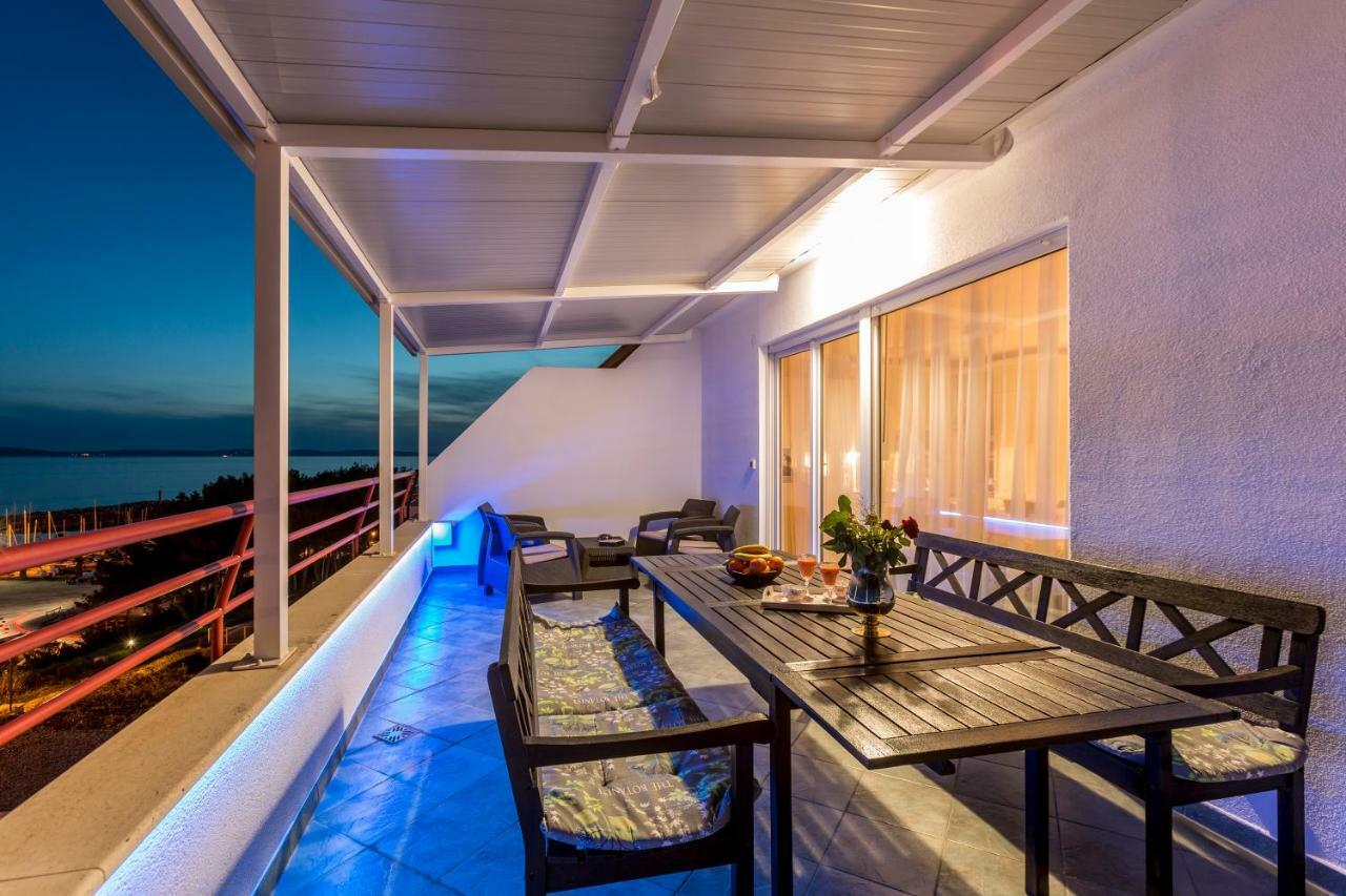 Ferienwohnung Seaside Penthouse With Hot Tub Sky Living Split Exterior foto
