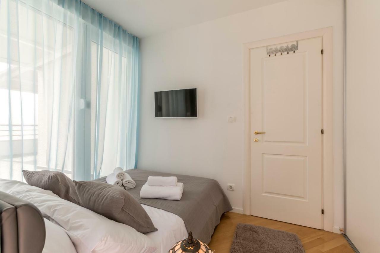 Ferienwohnung Seaside Penthouse With Hot Tub Sky Living Split Exterior foto