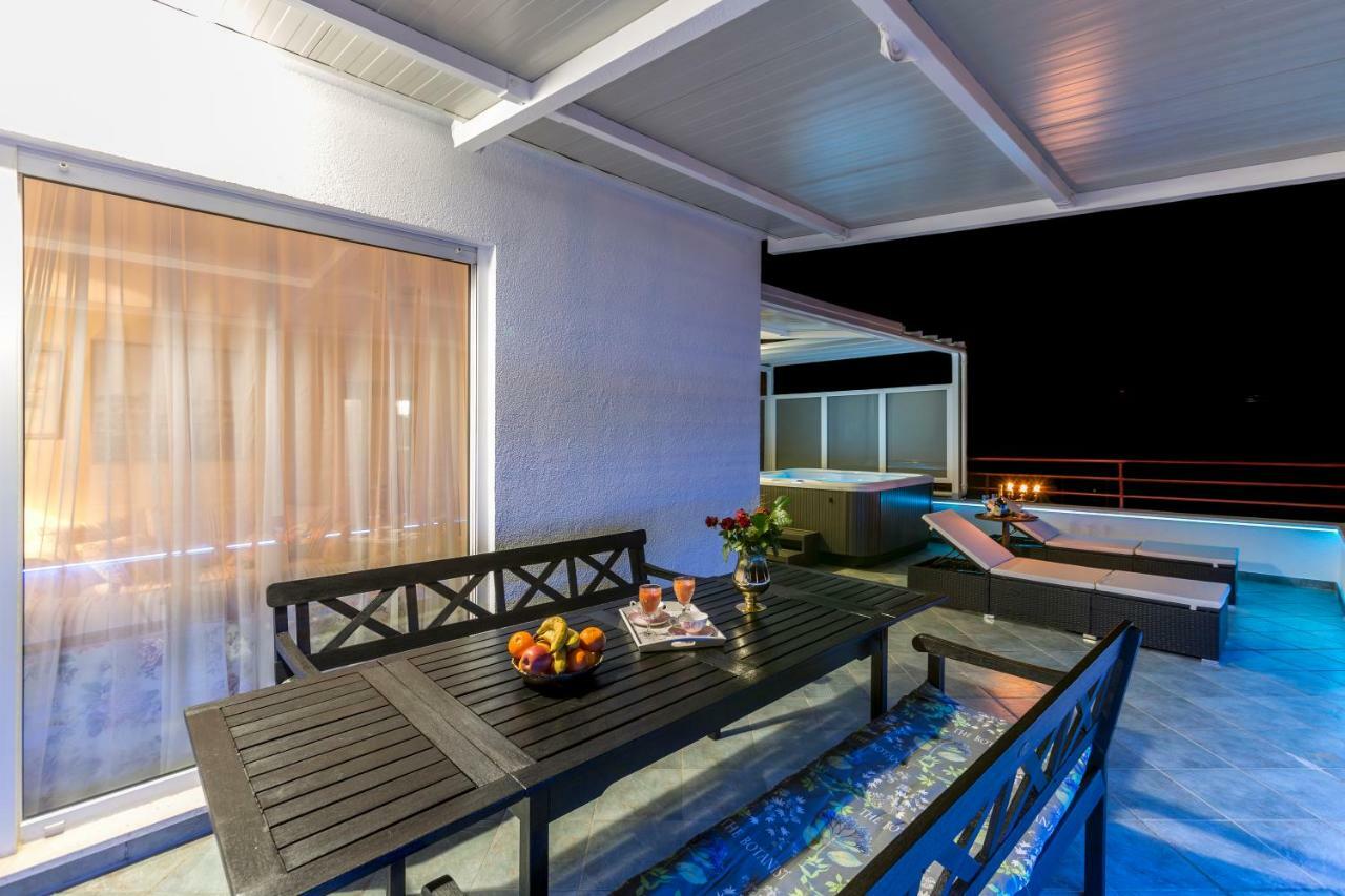 Ferienwohnung Seaside Penthouse With Hot Tub Sky Living Split Exterior foto